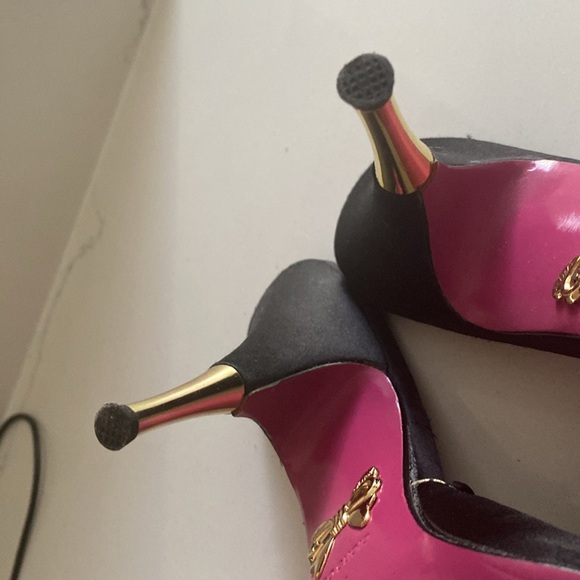 Betsey Johnson Satin Black Peep Toe Mules Heels size 7 M - Picture 9 of 9